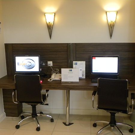 Holiday Inn Express Colchester By Ihg Esterno foto