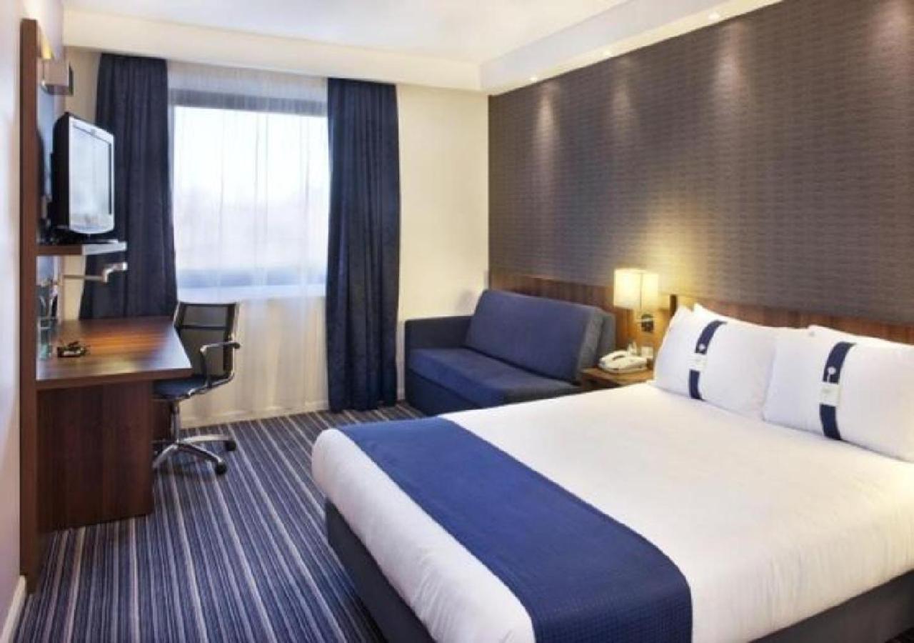 Holiday Inn Express Colchester By Ihg Esterno foto