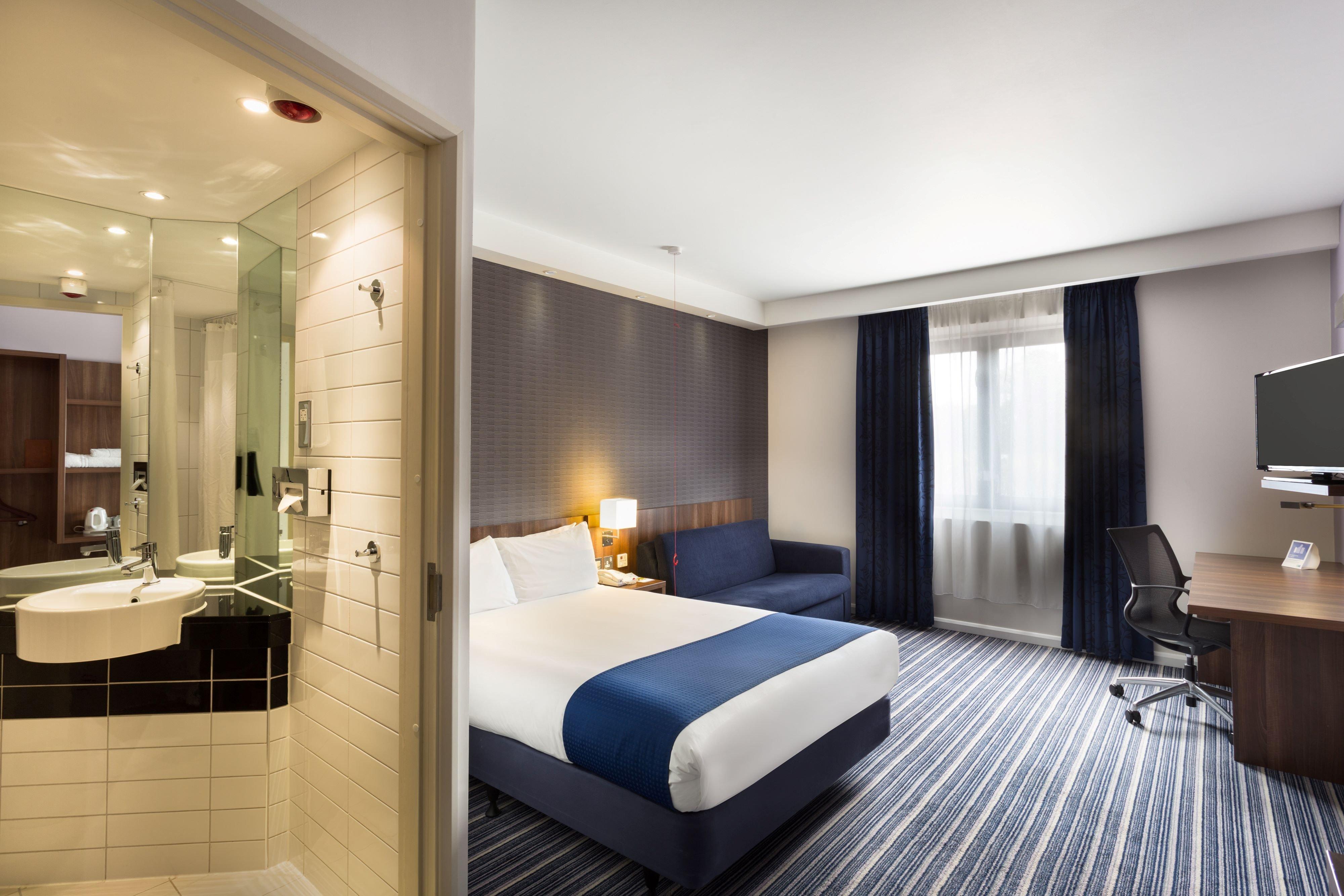 Holiday Inn Express Colchester By Ihg Esterno foto