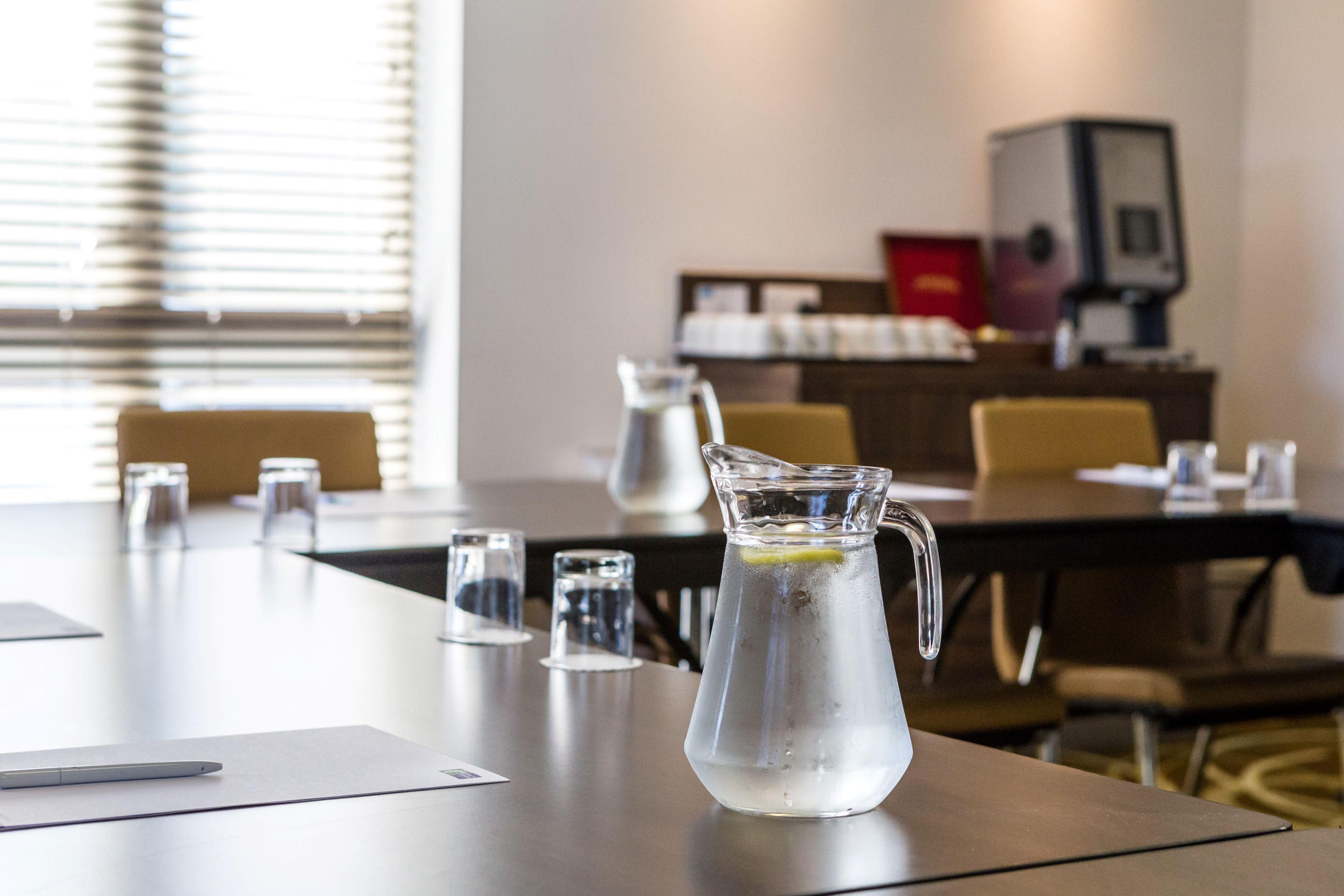 Holiday Inn Express Colchester By Ihg Esterno foto