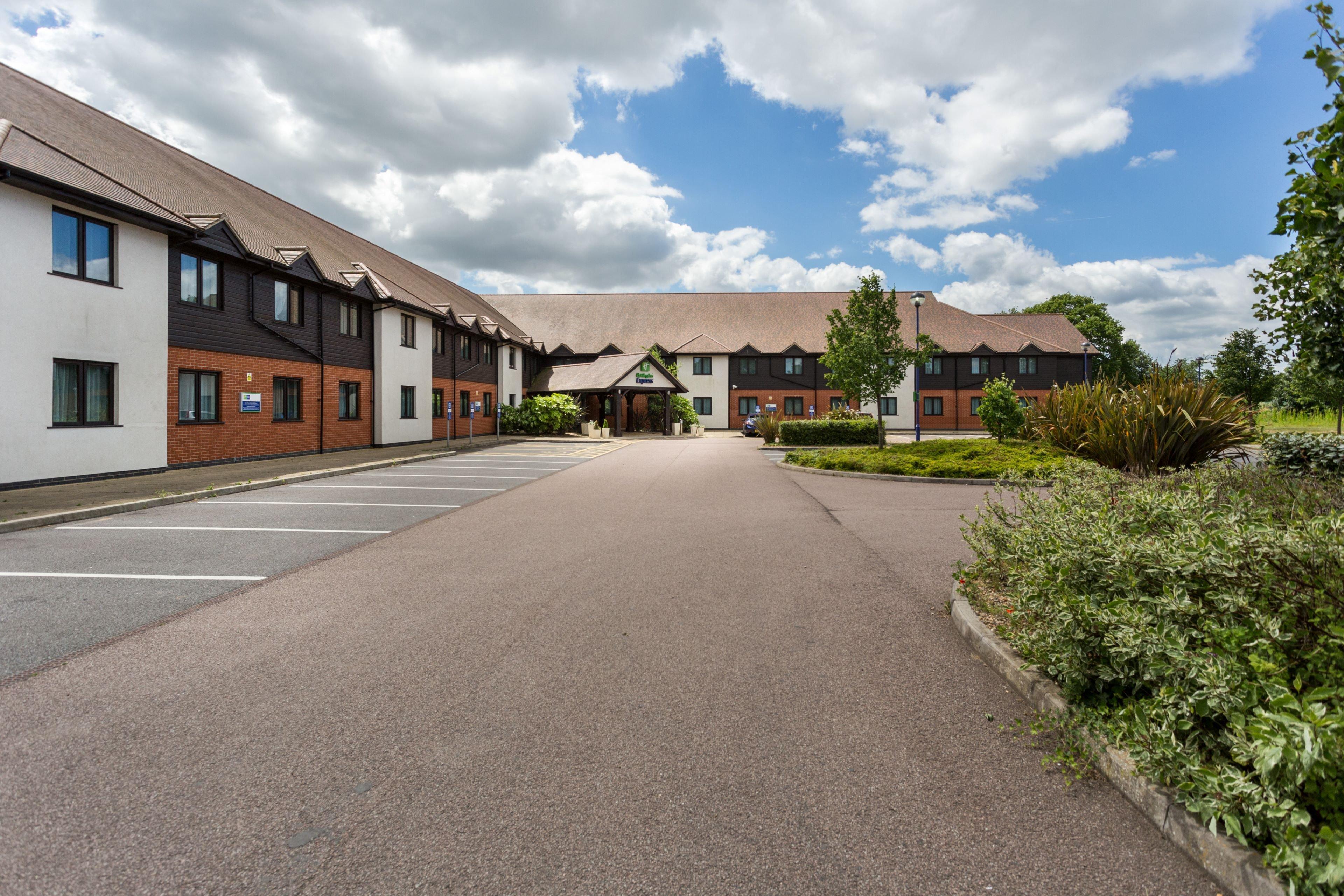 Holiday Inn Express Colchester By Ihg Esterno foto