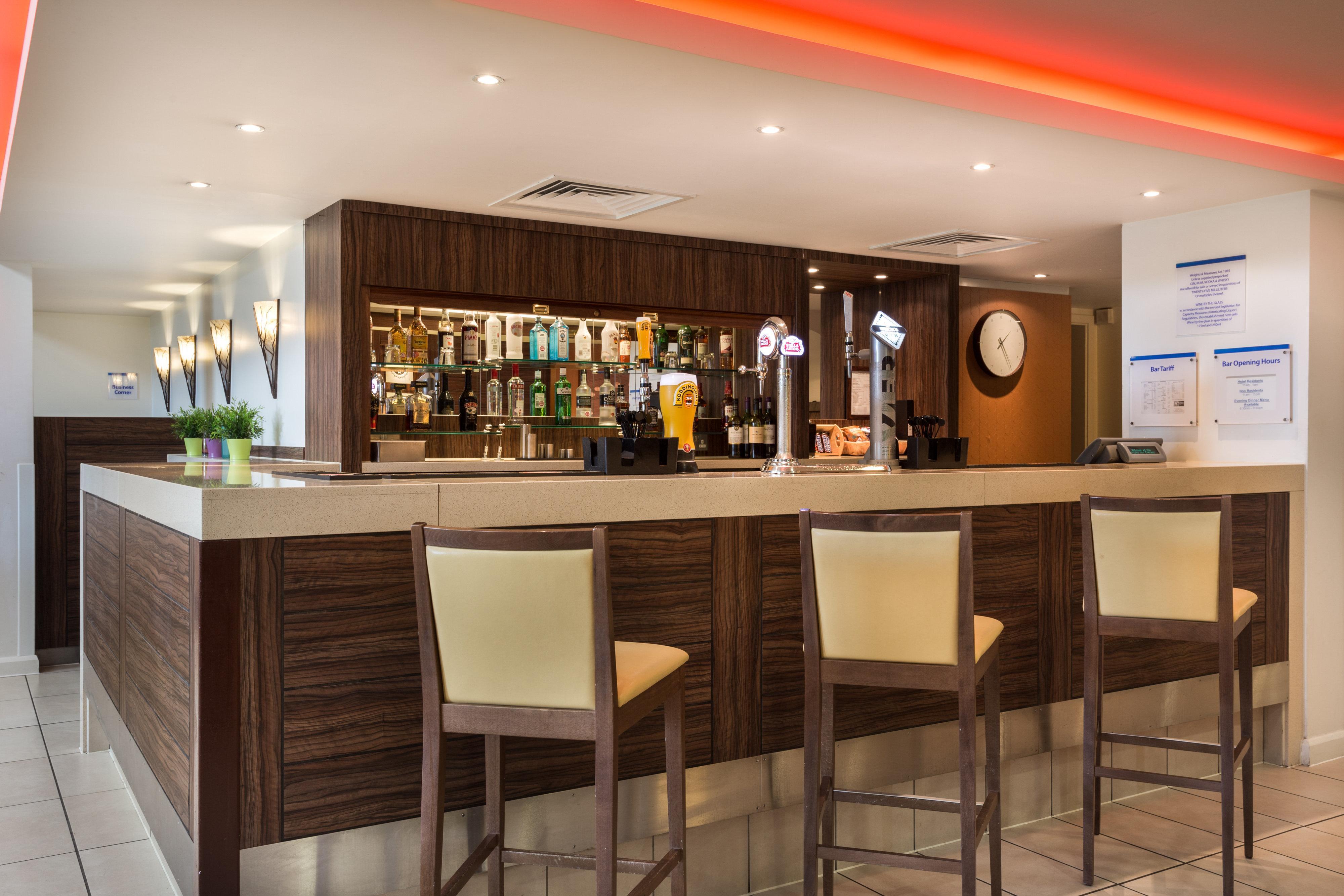 Holiday Inn Express Colchester By Ihg Esterno foto