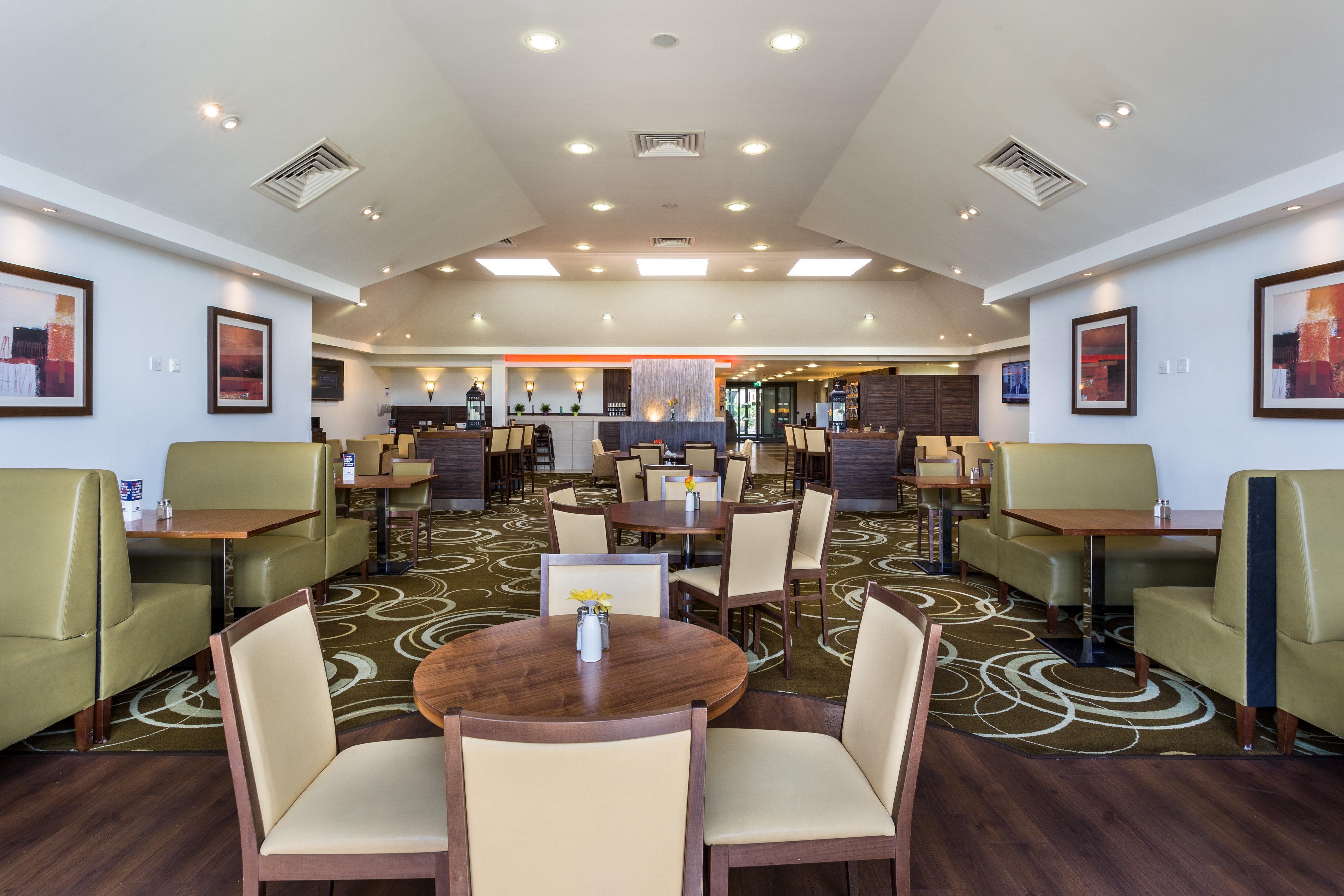 Holiday Inn Express Colchester By Ihg Esterno foto