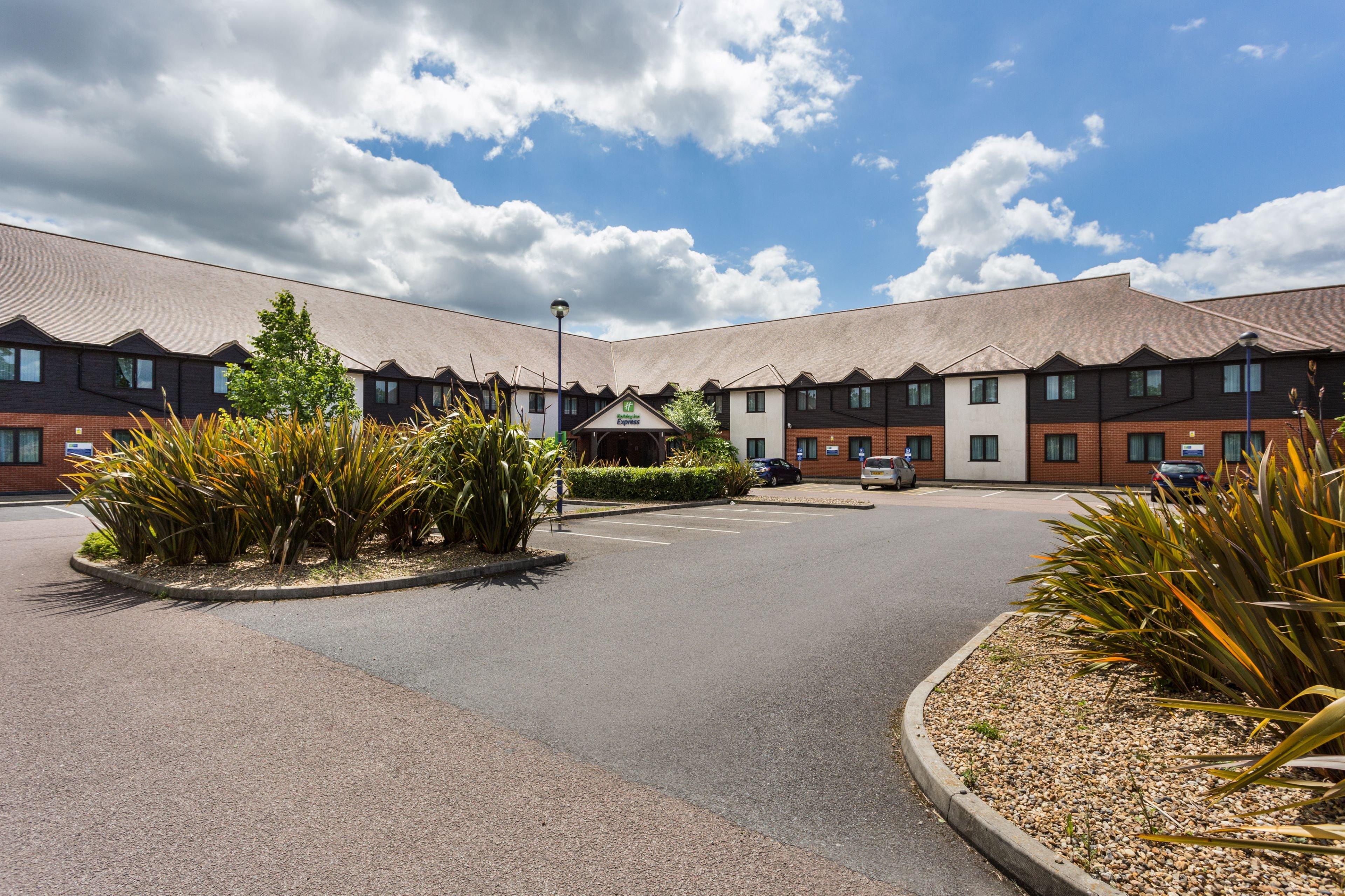 Holiday Inn Express Colchester By Ihg Esterno foto