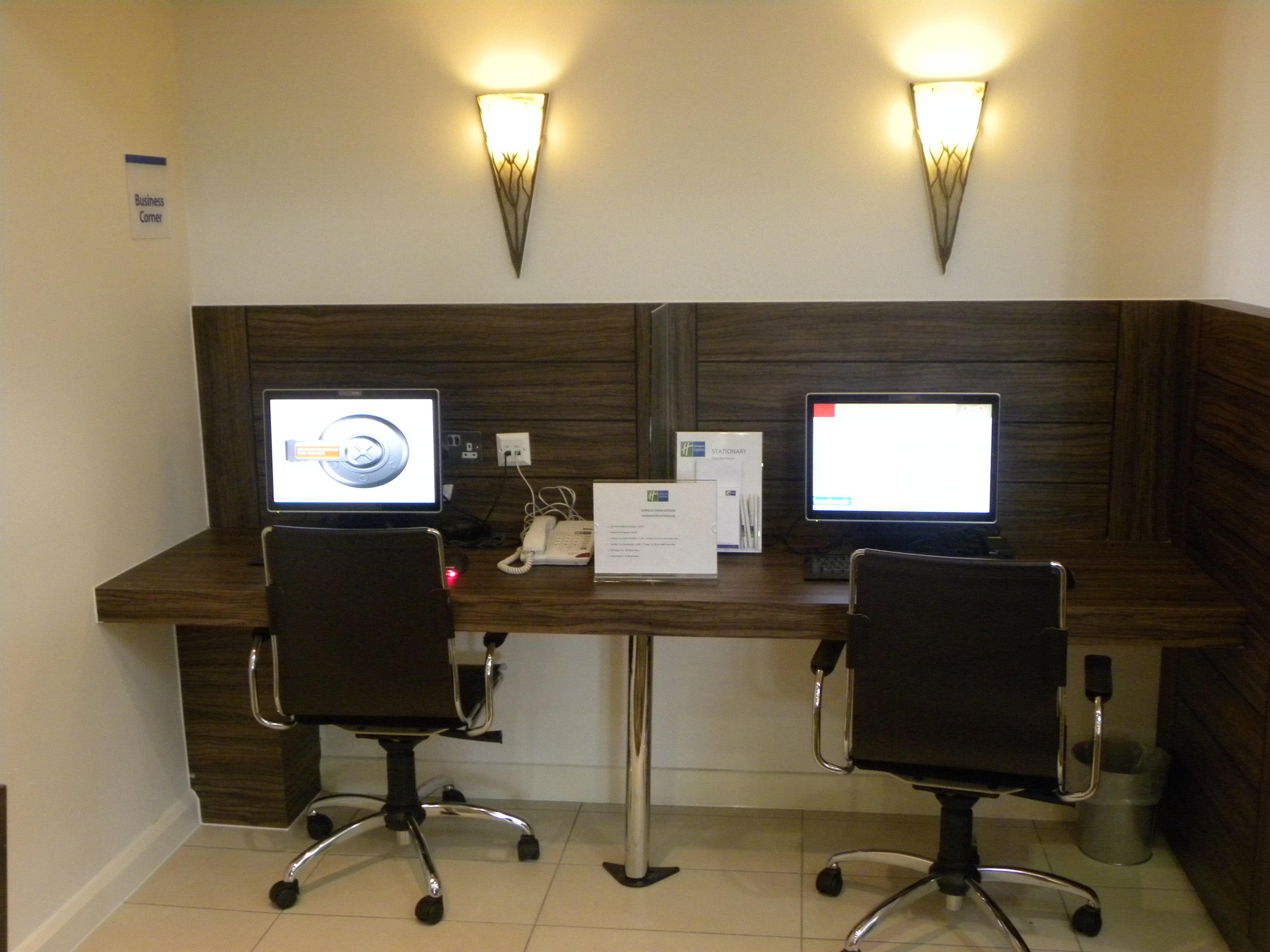 Holiday Inn Express Colchester By Ihg Esterno foto