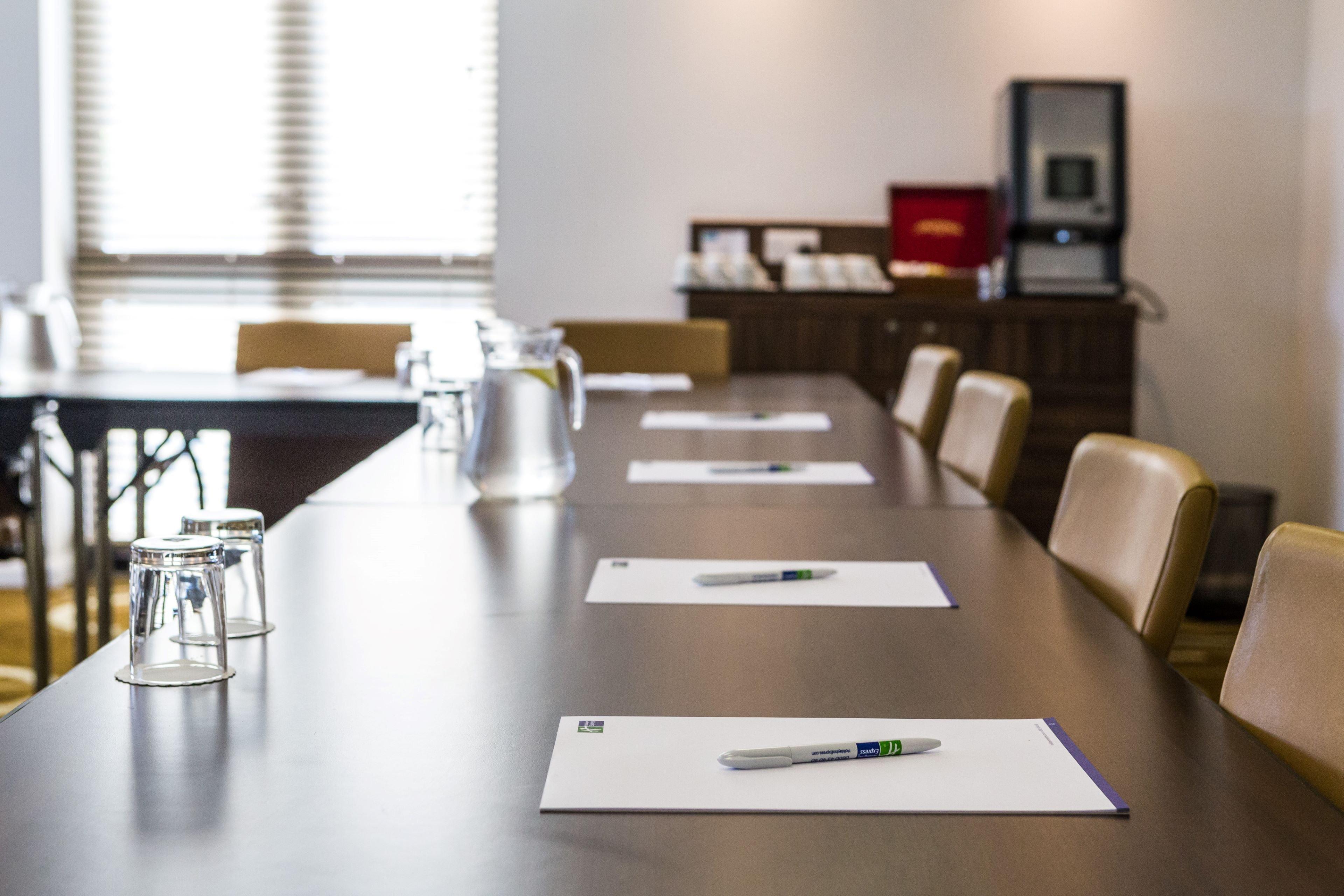 Holiday Inn Express Colchester By Ihg Esterno foto