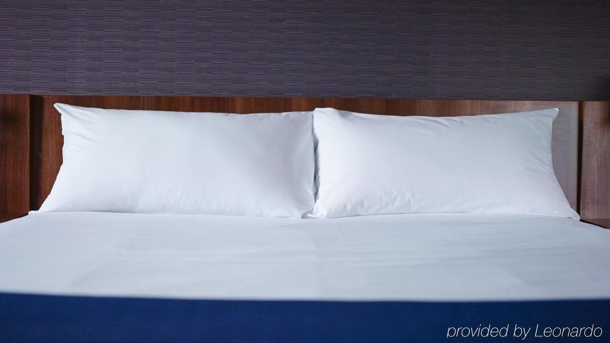 Holiday Inn Express Colchester By Ihg Esterno foto