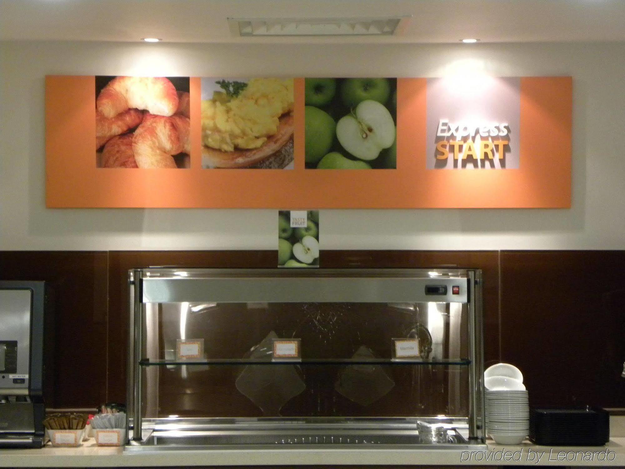 Holiday Inn Express Colchester By Ihg Esterno foto
