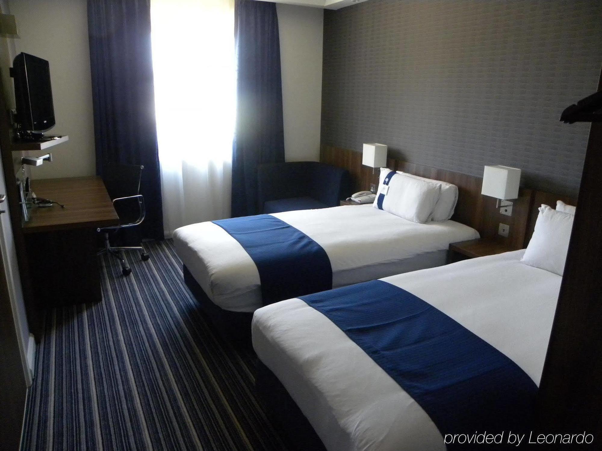Holiday Inn Express Colchester By Ihg Esterno foto